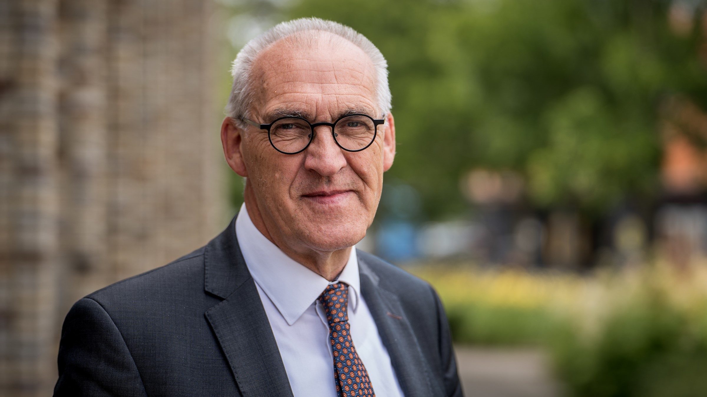 Foto: Ex-burgemeester Hoogendoorn komt terug naar Oldebroek: ‘Ik voel me hier vast snel weer thuis’