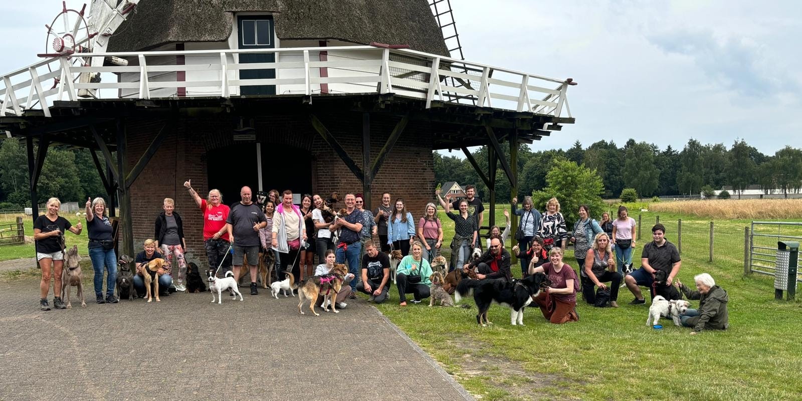 Foto: Eerste avond honden4daagse in Hulshorst succes, tweede avond verplaatst