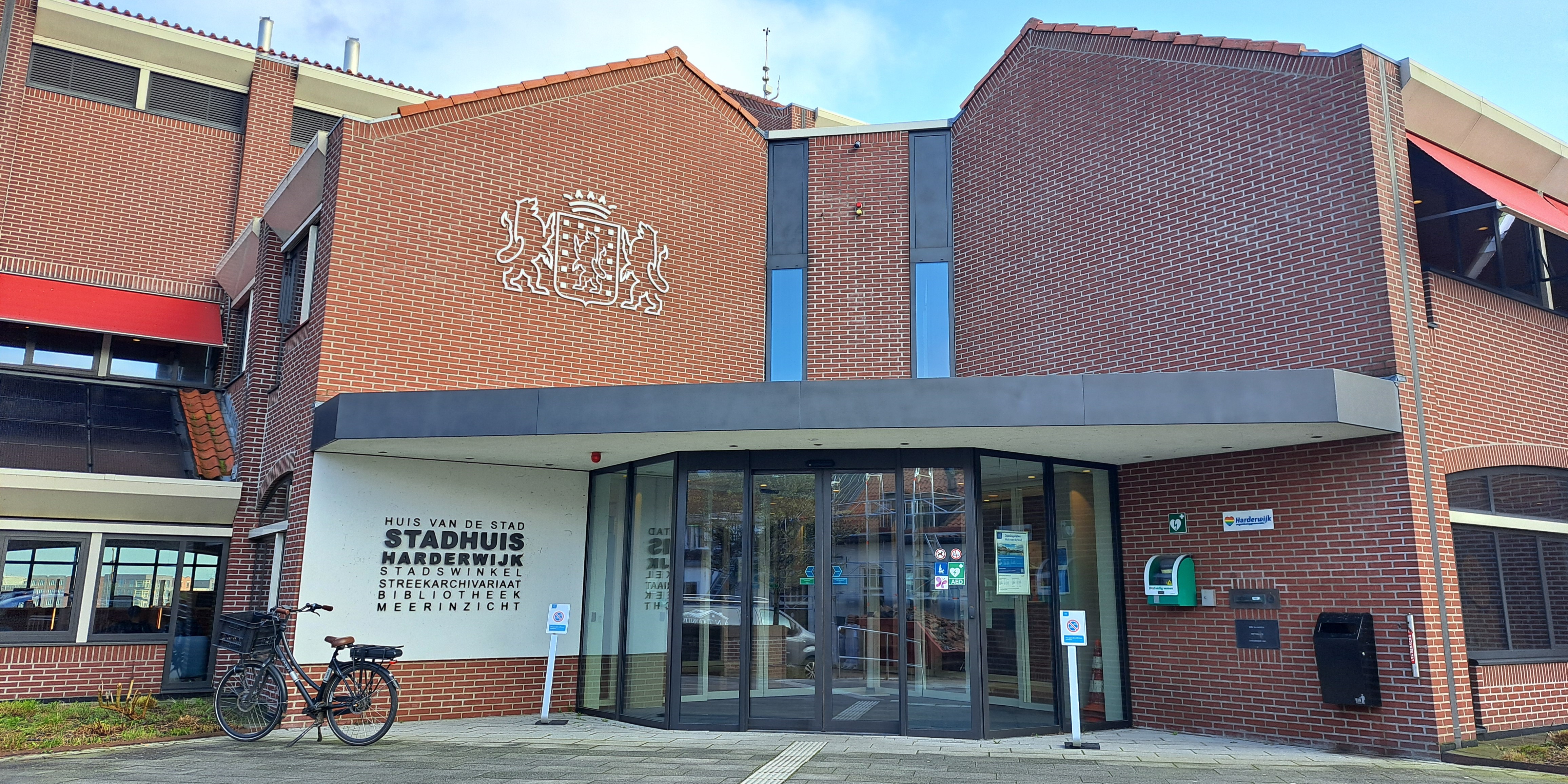 Foto: Gemengde reacties op bezuinigingen Harderwijk: 'Het voelt onrechtvaardig'