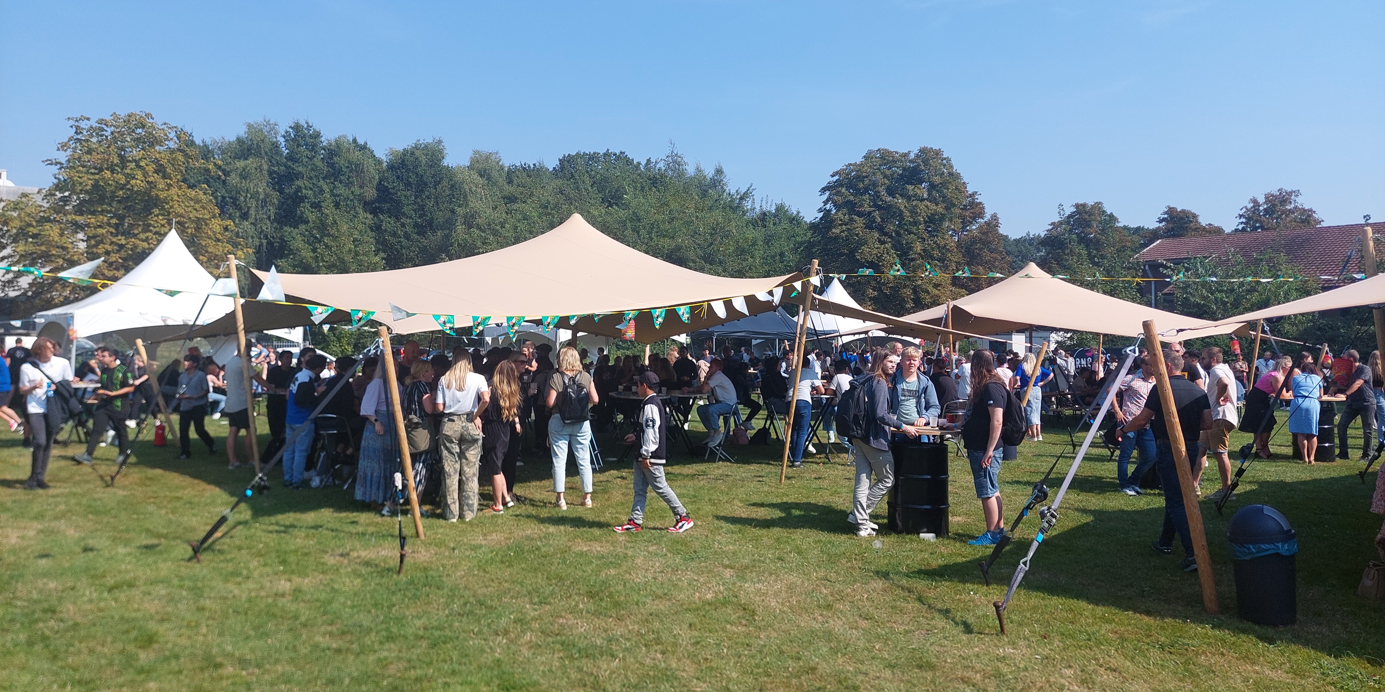 Foto: 1.200 mbo-studenten op introductiefestival in Harderwijk: 'Steeds meer een mbo-studentenstad'