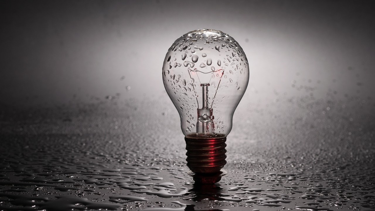 Foto: Waterlekkage veroorzaakt stroomstoring in Wezep op dinsdagavond