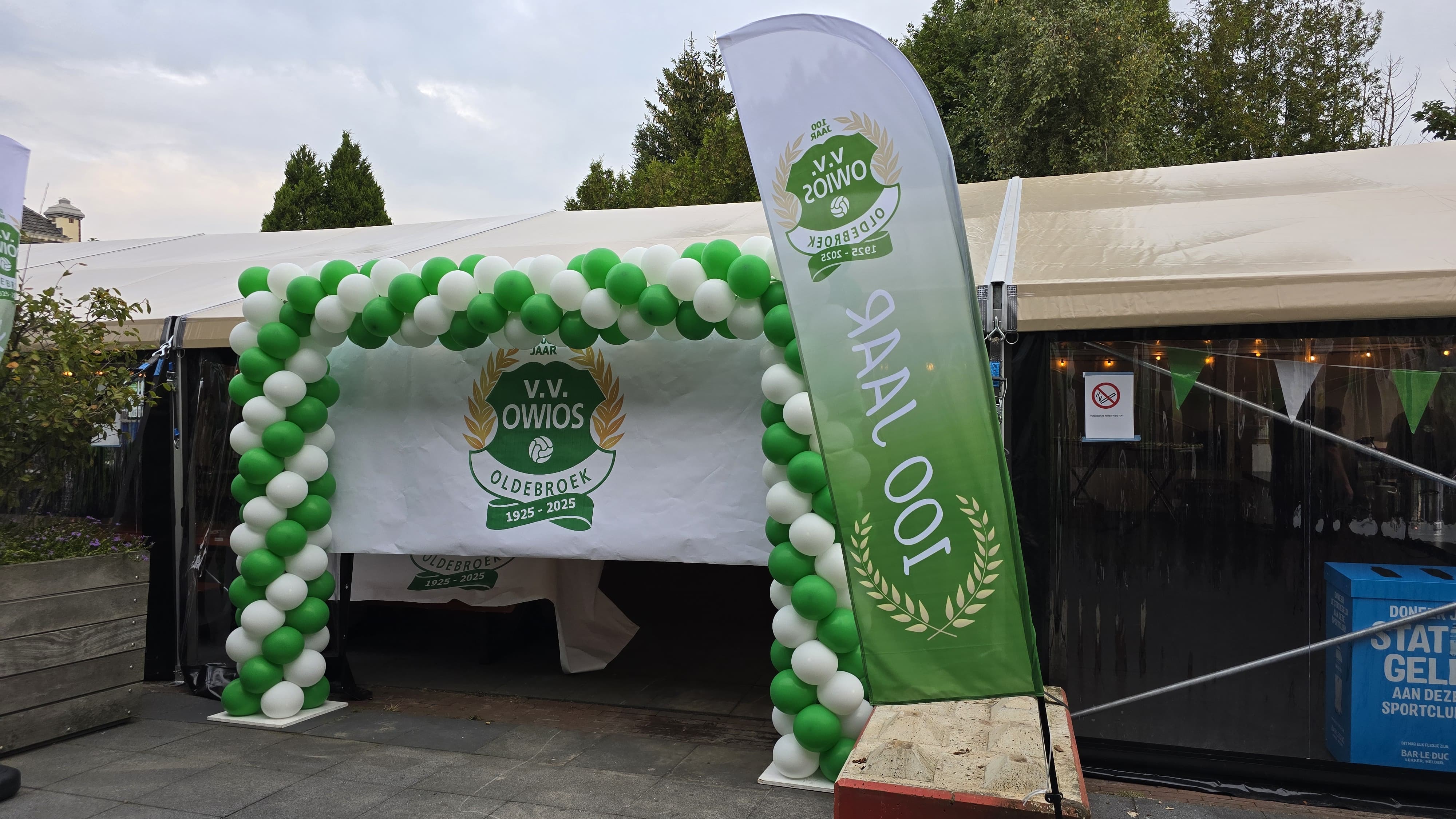 Foto: Feestweek OWIOS in volle gang, jubileumlied onthuld