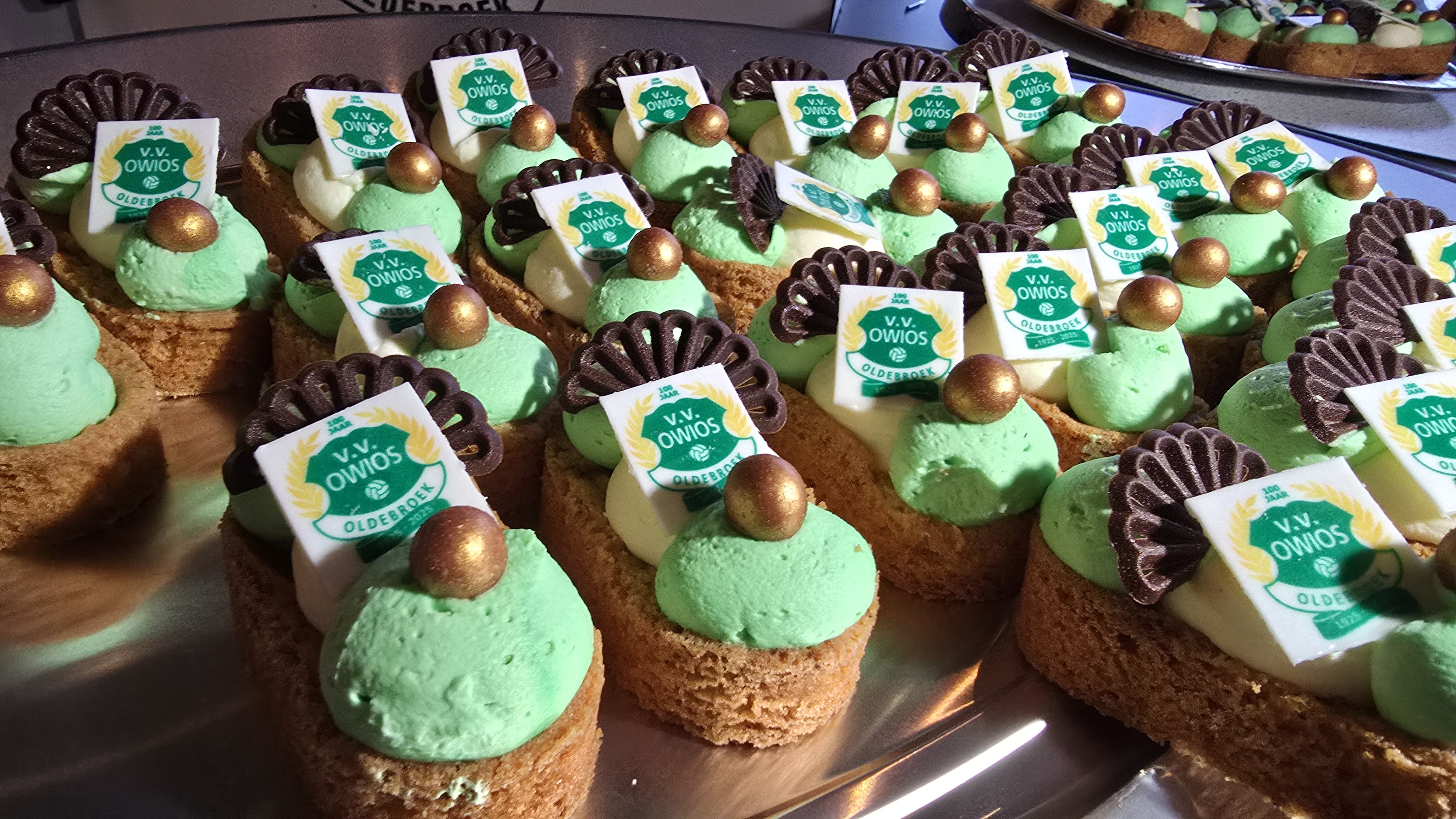 Foto: Feestweek OWIOS in volle gang, jubileumlied onthuld