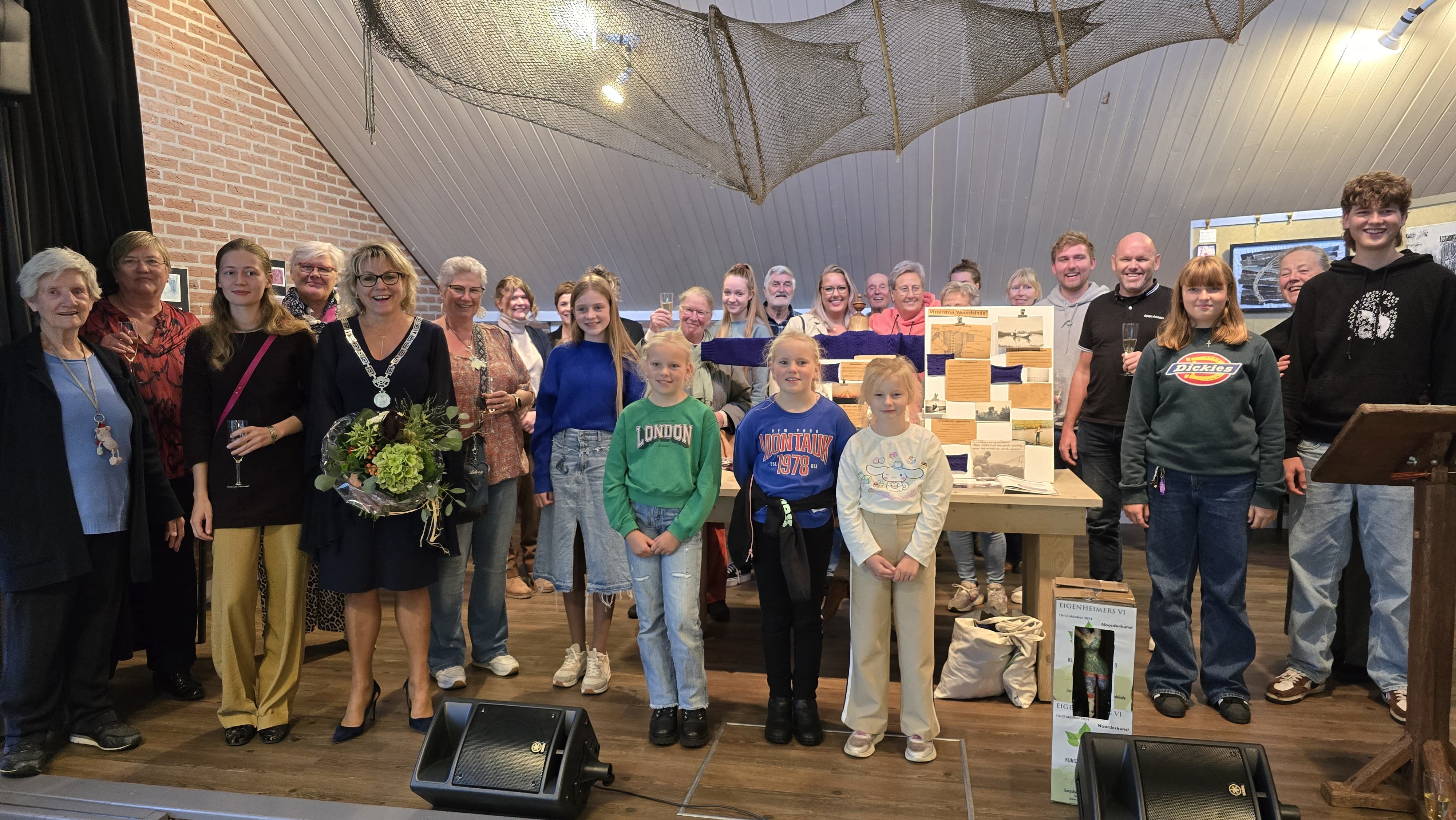 Foto: Kijk hier! Bijzondere expositie Eigenheimers in Noordeinde, veel verschillende kunstwerken