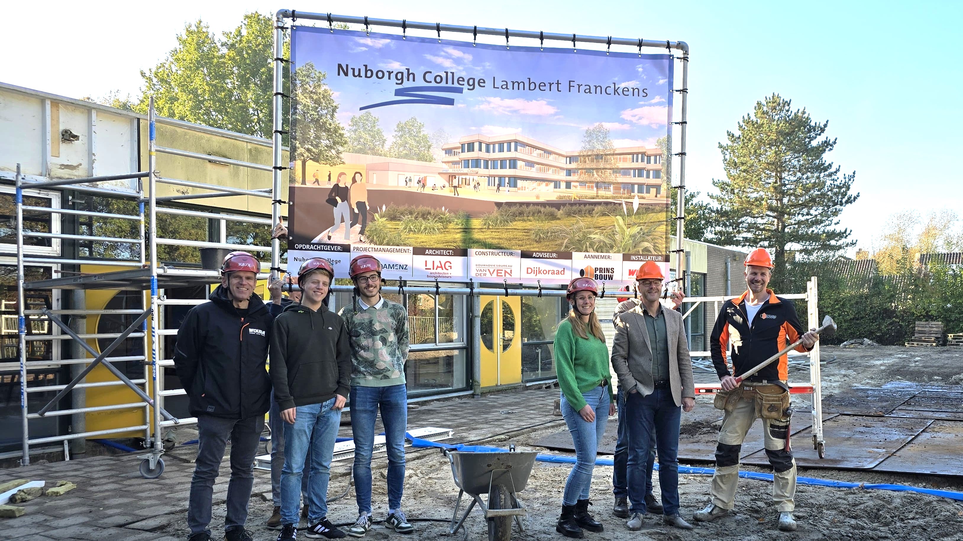 Foto: Een ‘frisse smoel’ voor Lambert Franckens in Elburg: ‘School kan straks weer 25 à 30 jaar mee’