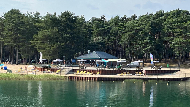 Foto: Ambitieuze plannen Zandenplas Nunspeet; van kiosk naar hip strandpaviljoen