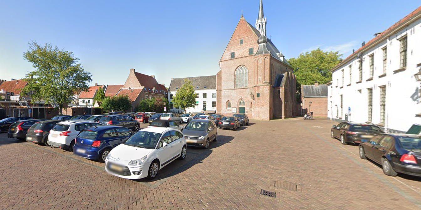Foto: Harderwijkers kritisch over plannen autoluwe binnenstad: 'Kilometer lopen naar de auto'