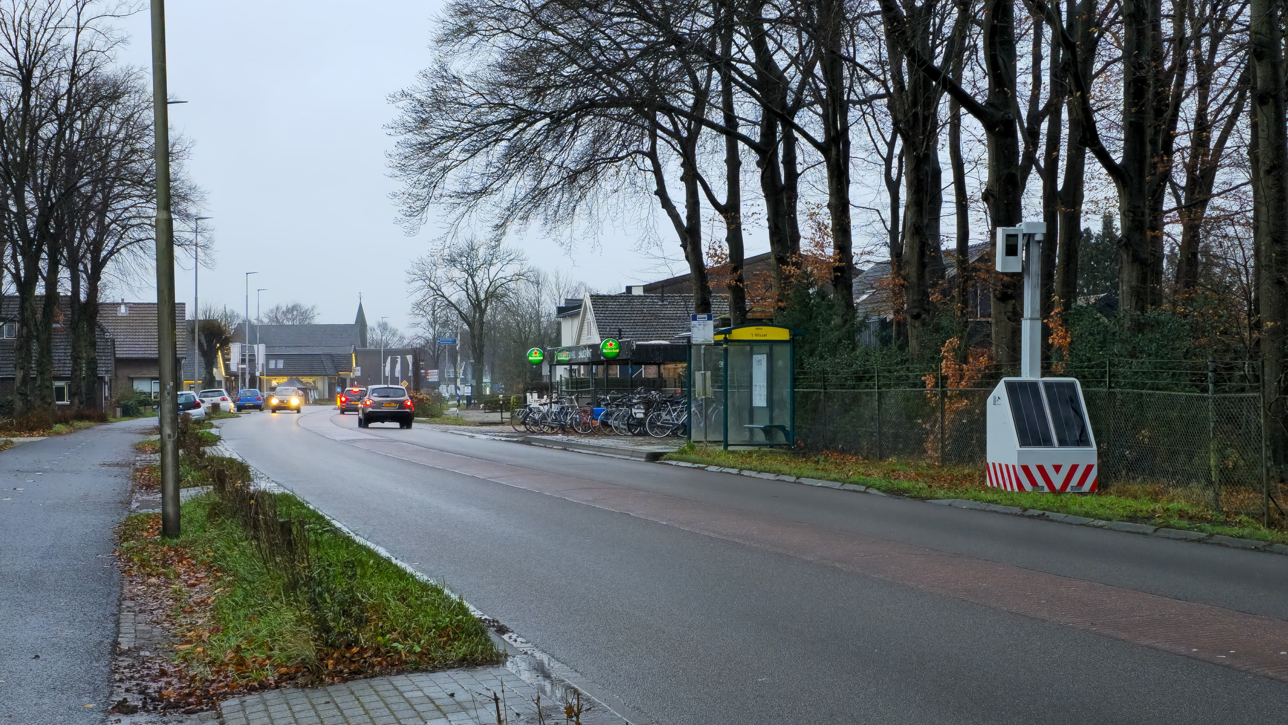 Foto: Oppassen geblazen: terug van weggeweest, de flexflitser in Oldebroek  