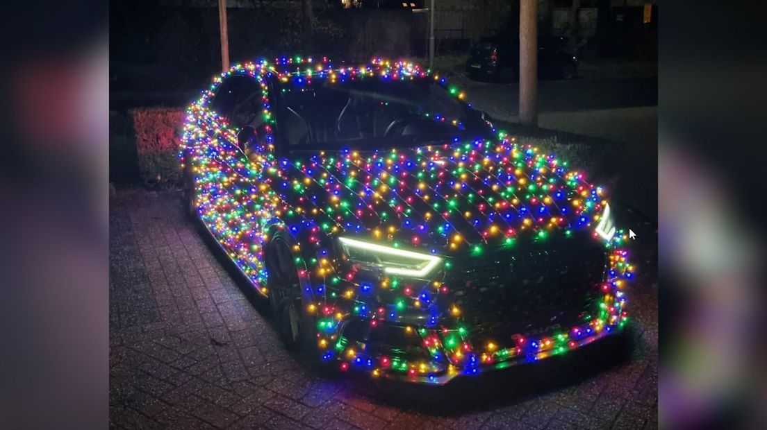 Foto: Politie treft 'rijdende kerstboom' in Nunspeet