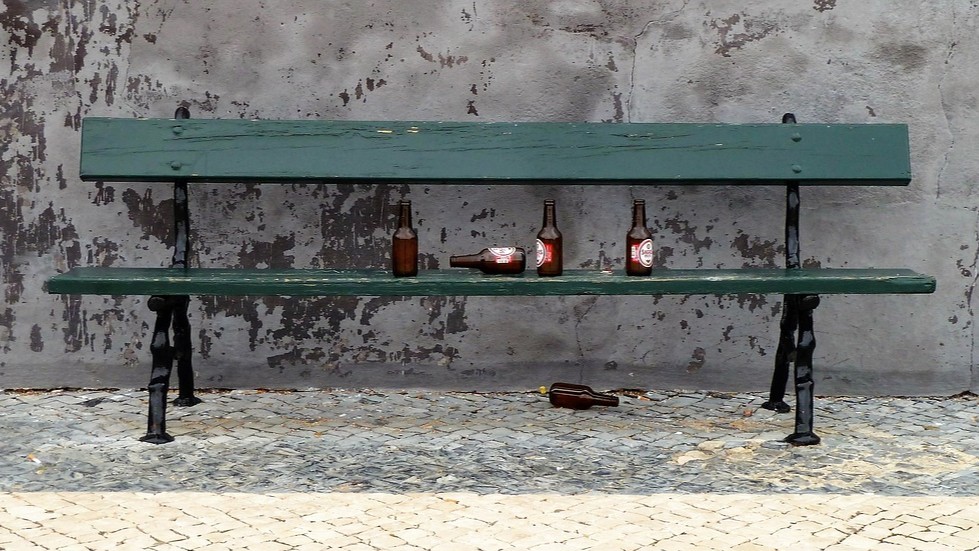 Foto: Politiek in Nunspeet verdeeld over buitenslaapverbod: symbolisch signaal of noodzakelijke maatregel?