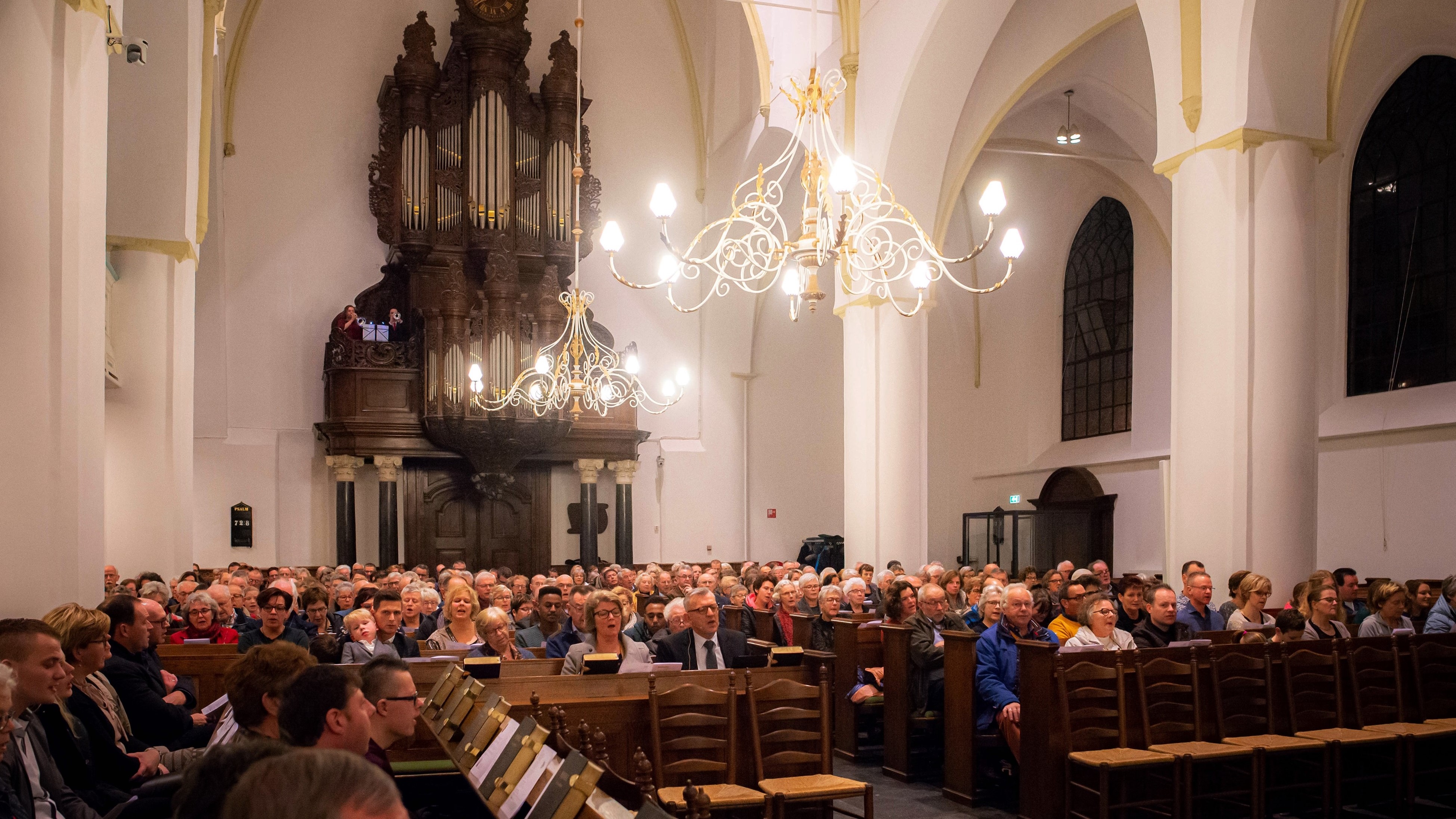 Foto: Kerstzang op Kerstavond in Grote Kerk Nijkerk