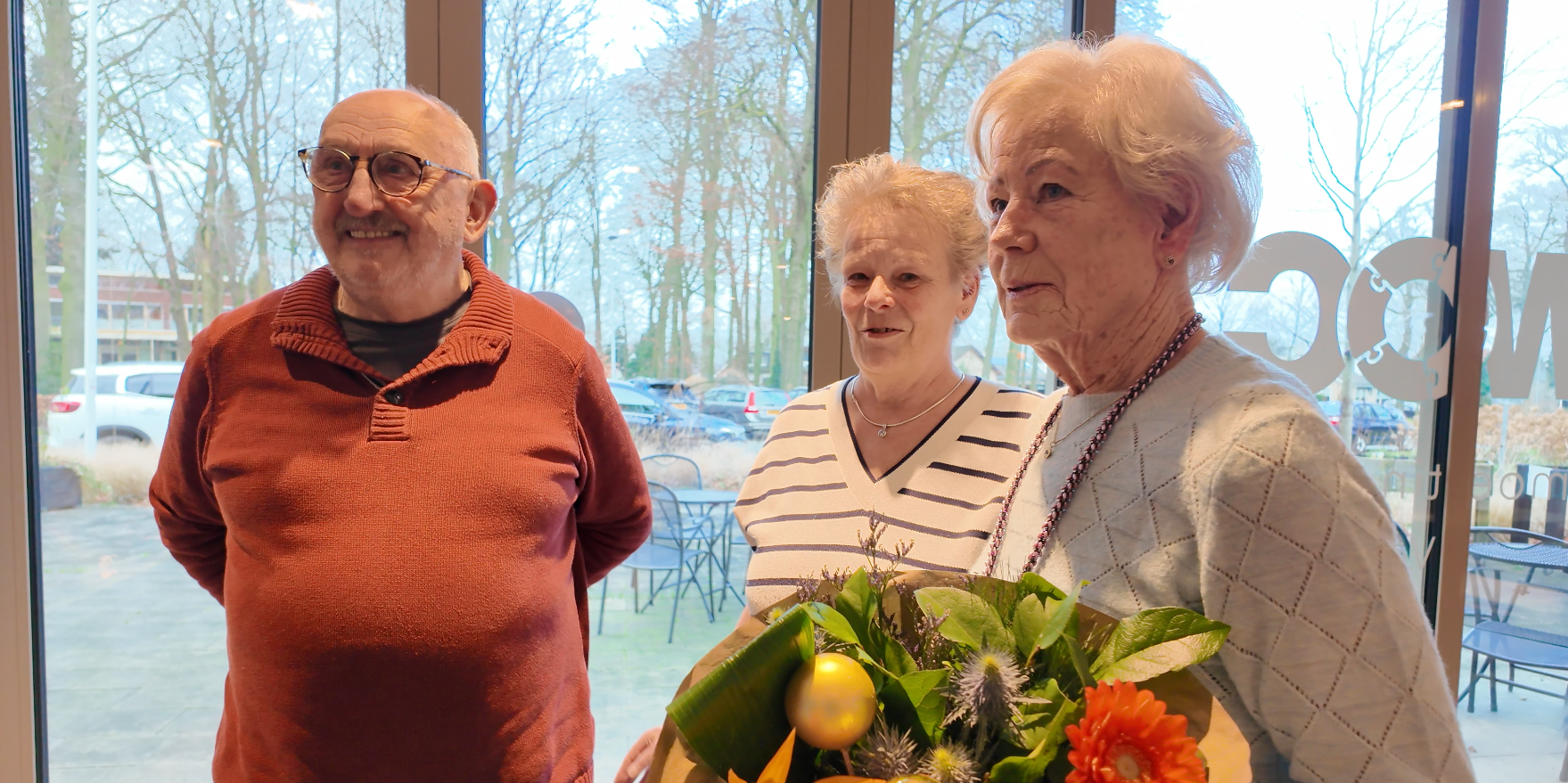 Foto: Vrijwilliger van 2024: Henk Fidder (83) staat in de keuken bij de Veluwse Heuvel
