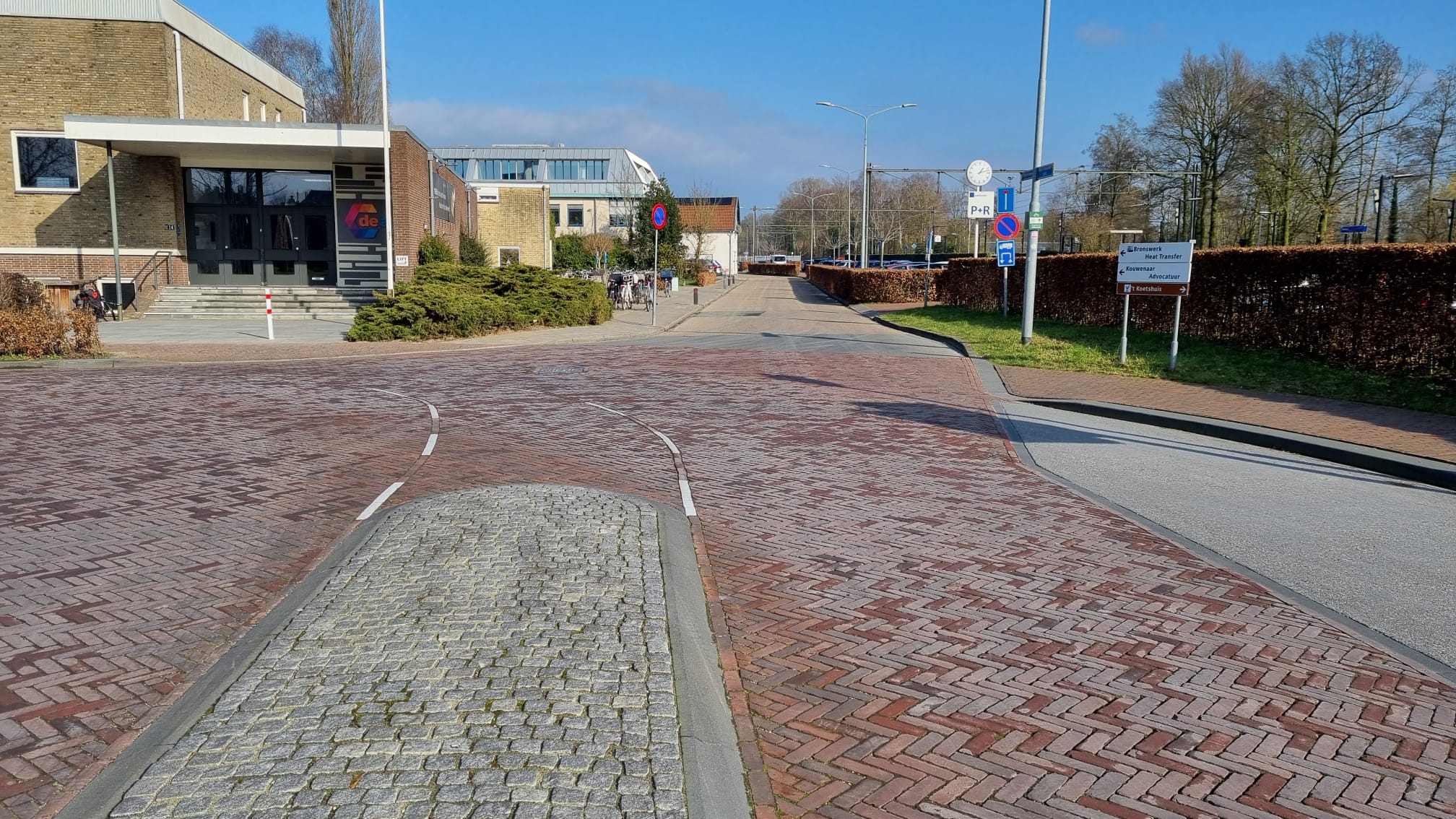 Foto: Kruispunt Oranjelaan-Stationsweg in Nijkerk wordt weer voorrangskruispunt