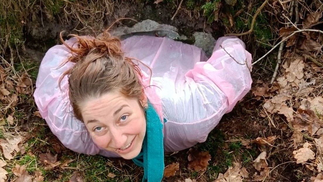 Foto: Vleermuisteller zit vast in rioolpijp