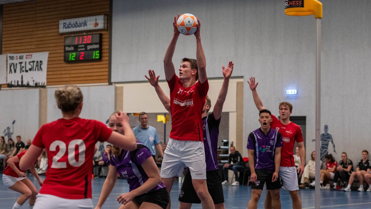 Foto: Telstar/Schoonderbeek verliest laatste thuiswedstrijd van Victum 