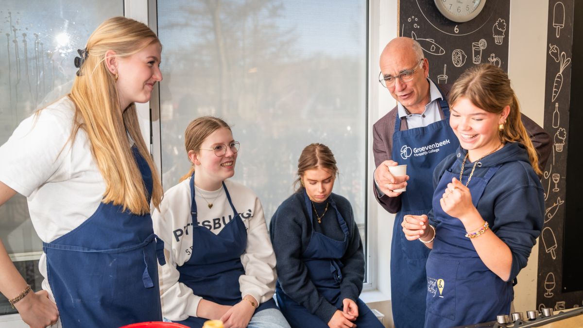 Foto: Masterclass 'koken met restvoedsel' voor leerlingen VMBO Groevenbeek