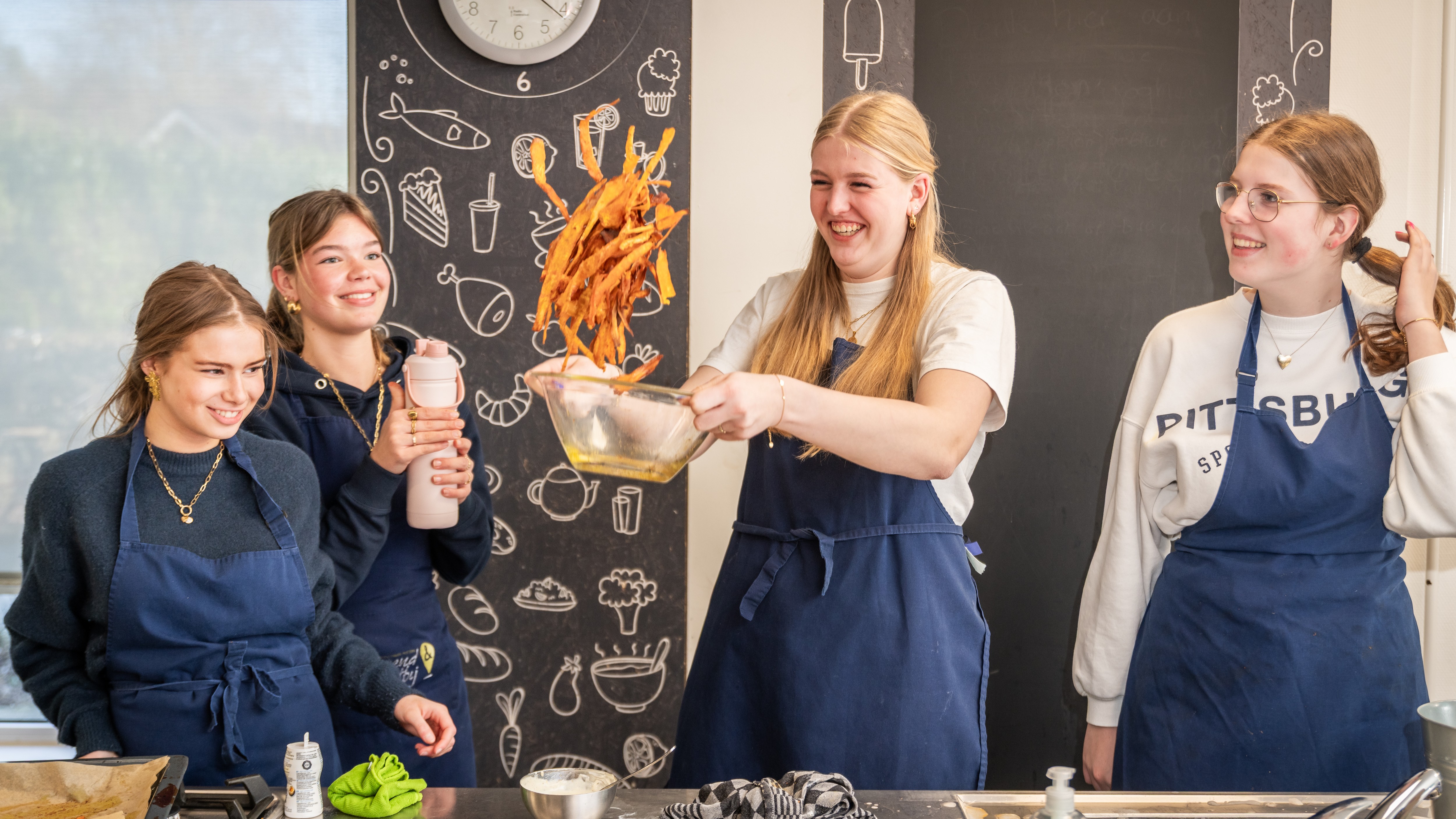 Foto: Masterclass 'koken met restvoedsel' voor leerlingen VMBO Groevenbeek