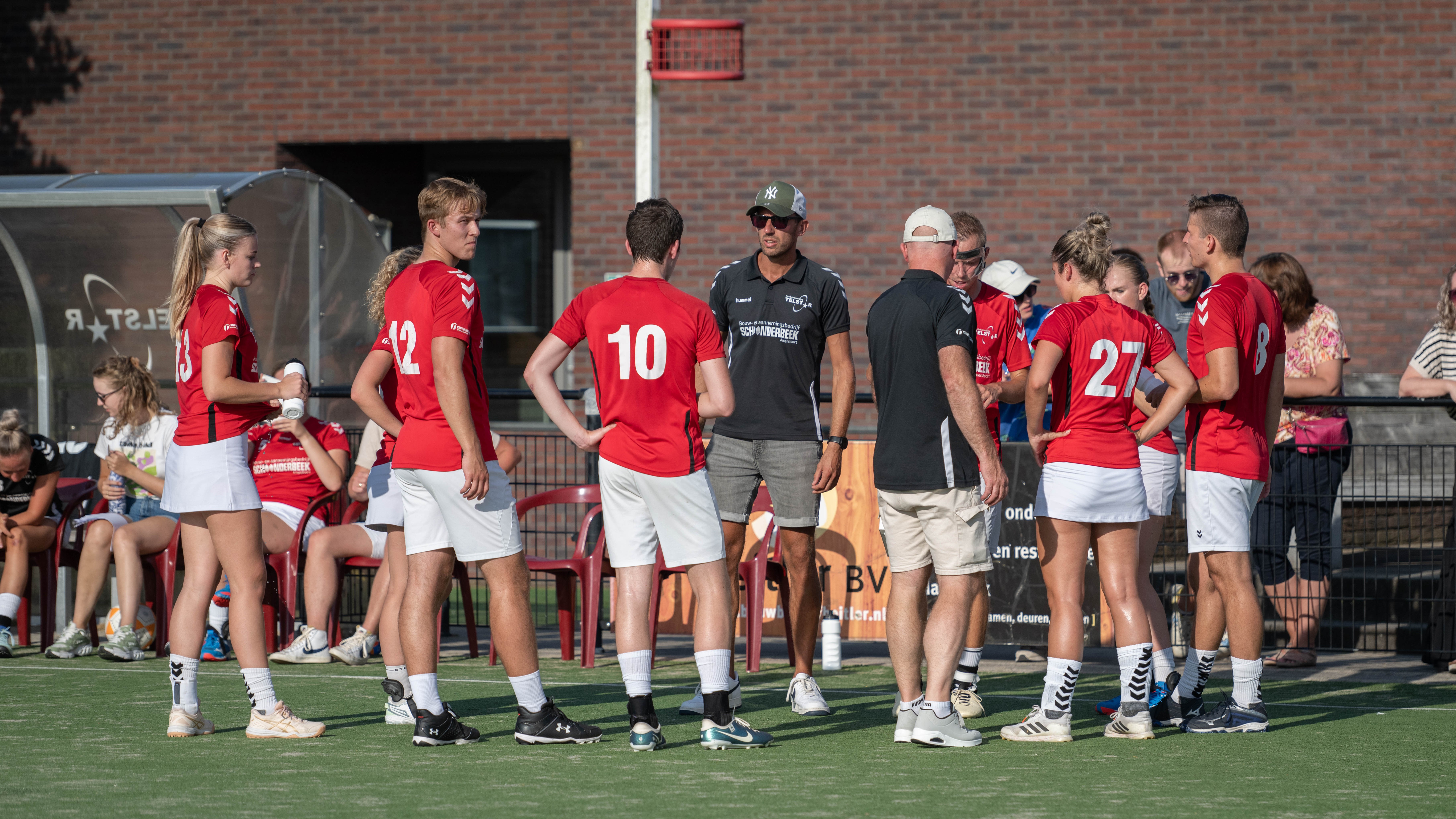 Foto: Telstar/Schoonderbeek 1 vliegt uit de startblokken in Diemen