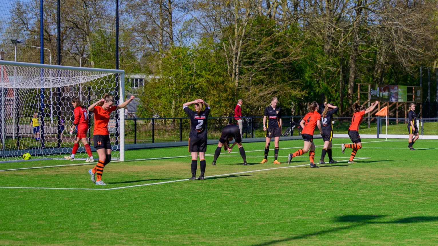 Foto: Sparta Nijkerk VR1 maakt het zich onnodig lastig
