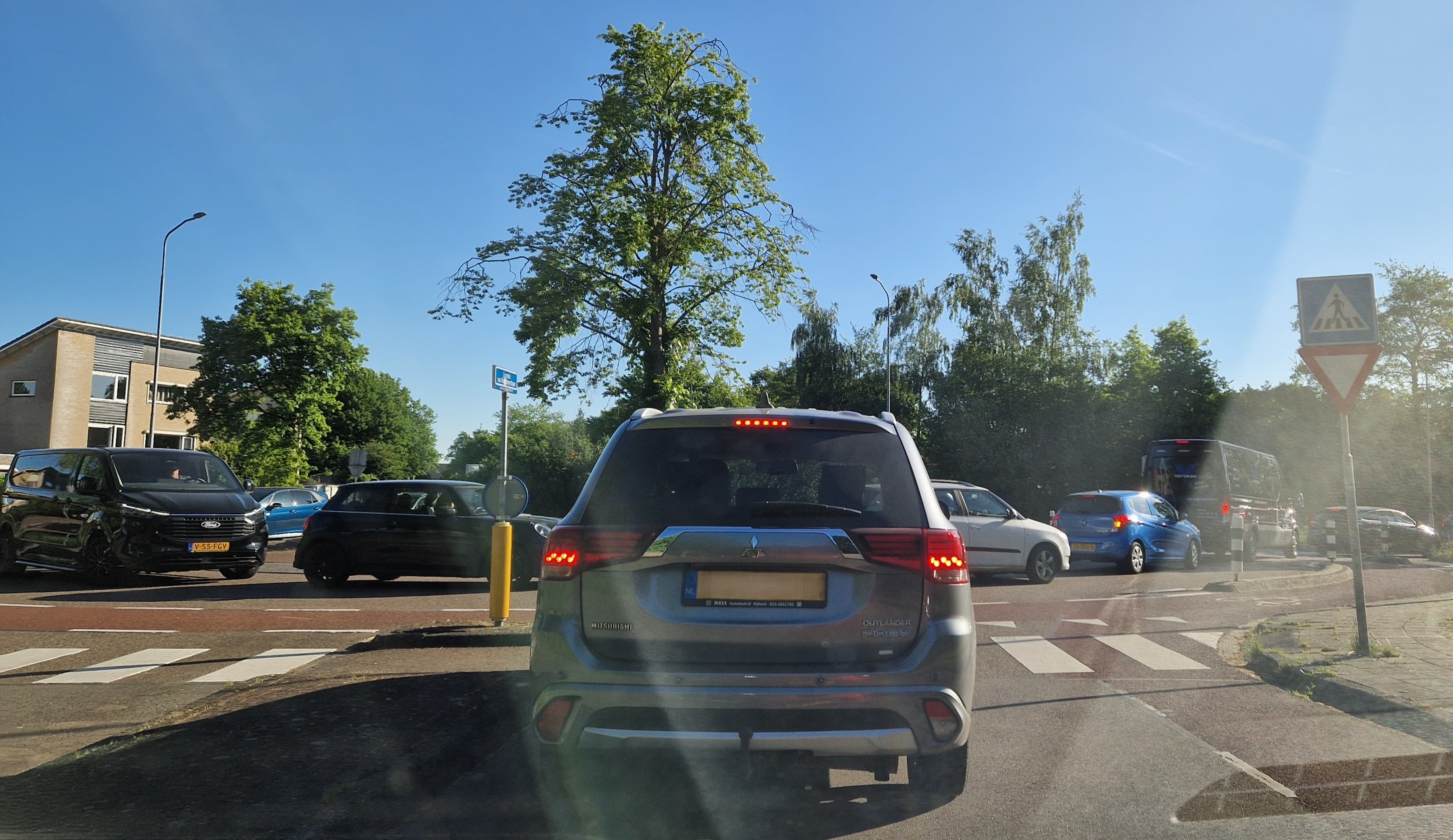 Foto: Wegwerkzaamheden zorgen voor verkeersopstoppingen in Nijkerk