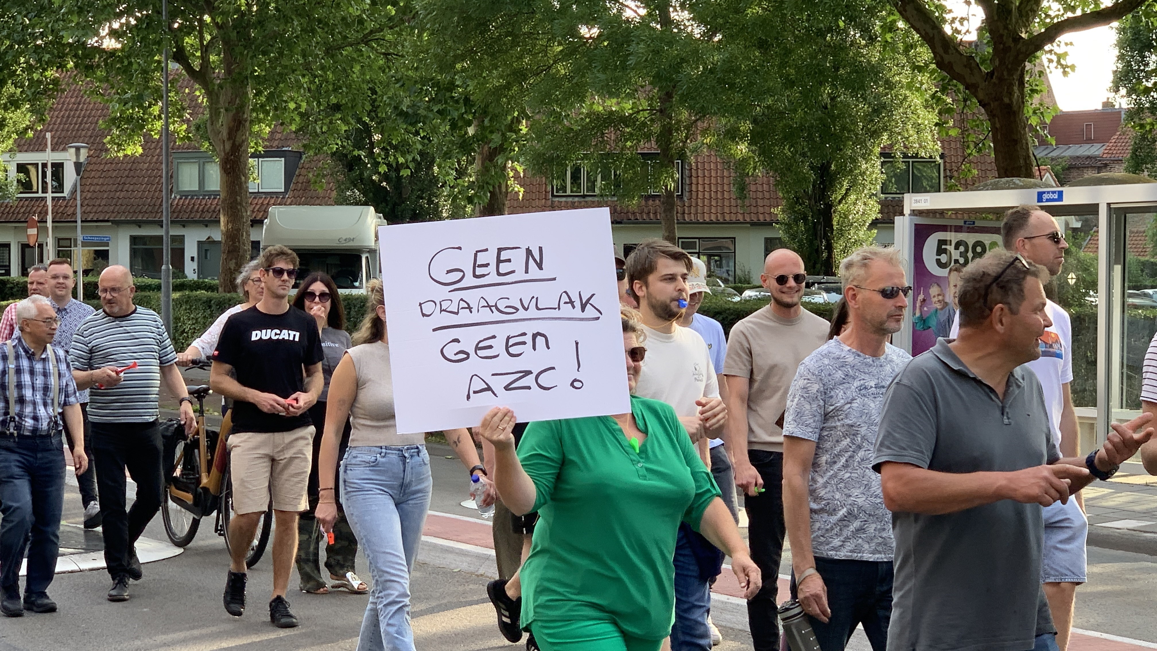 Foto: Verdeelde reacties over asielopvang: eerlijke spreiding of grenzen dicht?