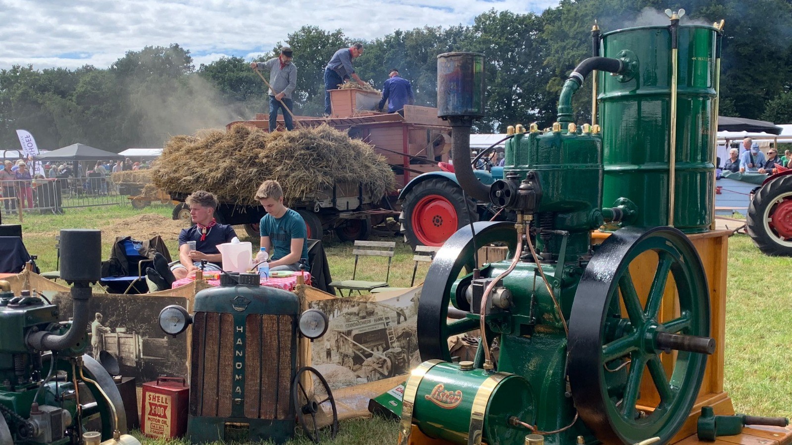 Foto: Boerentradities blijven levend op oogstfeest Ermelo