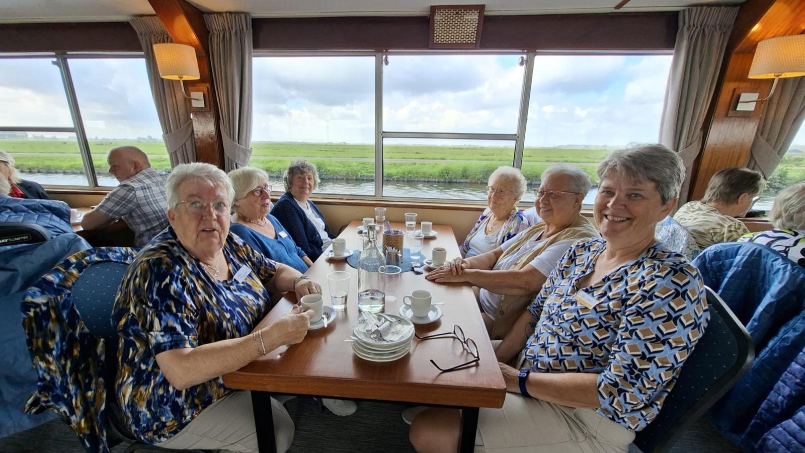 Foto: Zonnebloem Nijkerk-Nijkerkerveen viert 40-jarig jubileum met boottocht