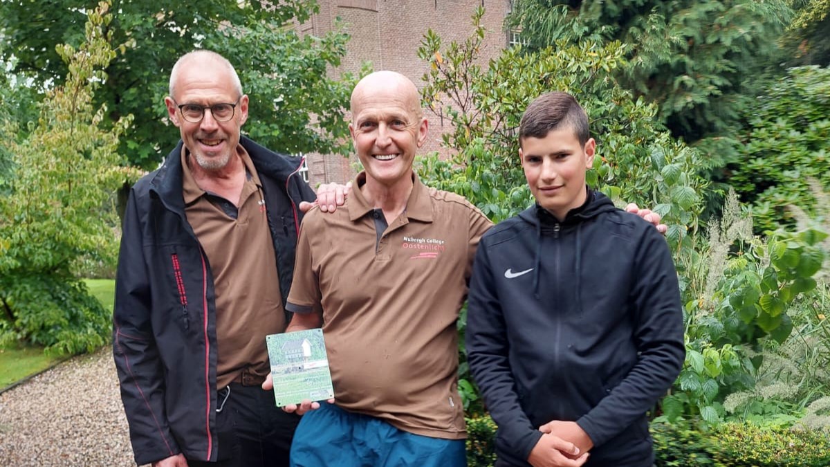Foto: Leerlingen bouwen duiventil voor Landgoed Morren: 'Echt iets om trots op te zijn’