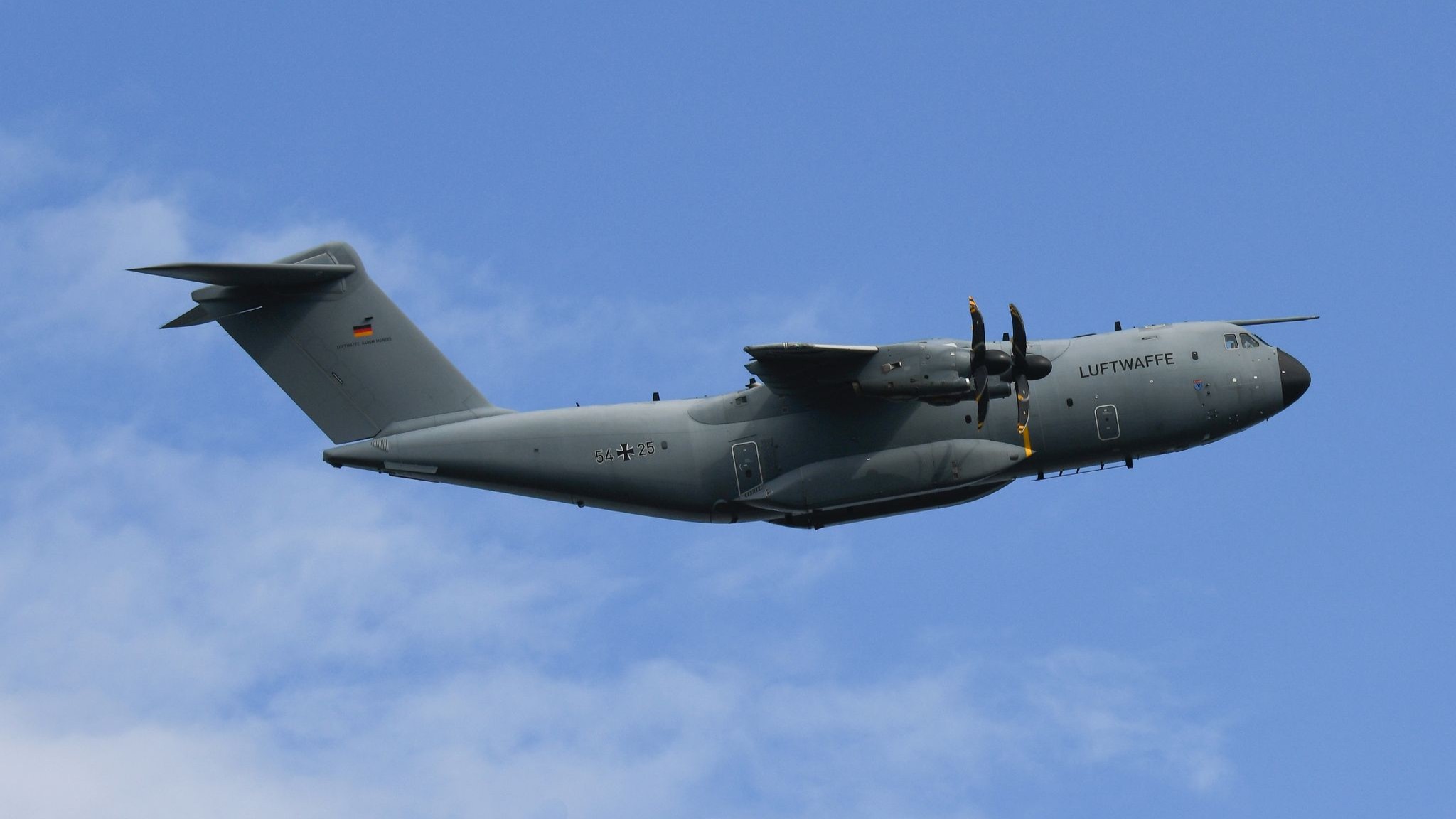 Foto: Door deze militaire oefening komen vliegtuigen laag over
