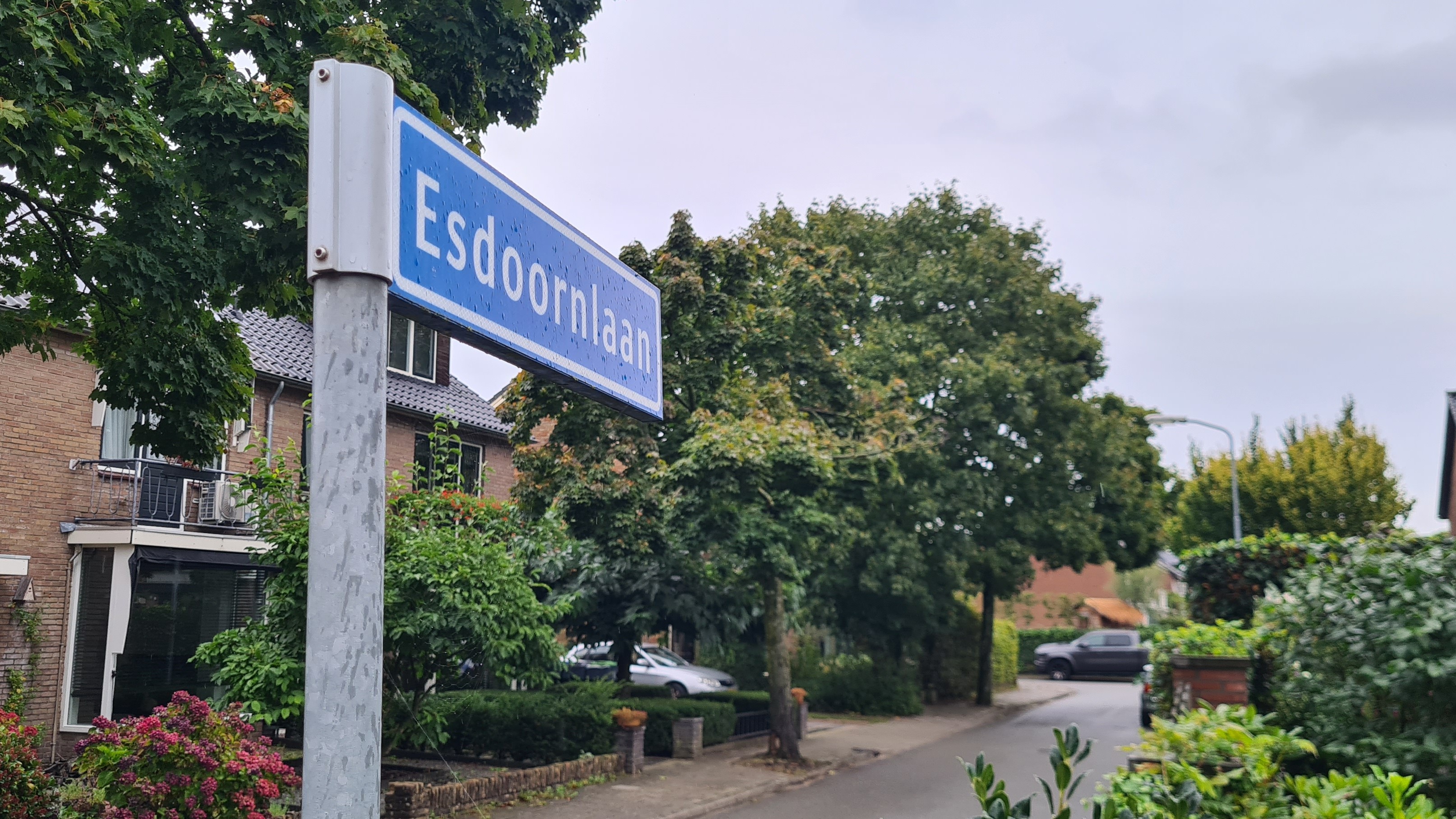 Foto: Buurt blijft rustig na explosie bij woning vriendin Volkert van der Graaf