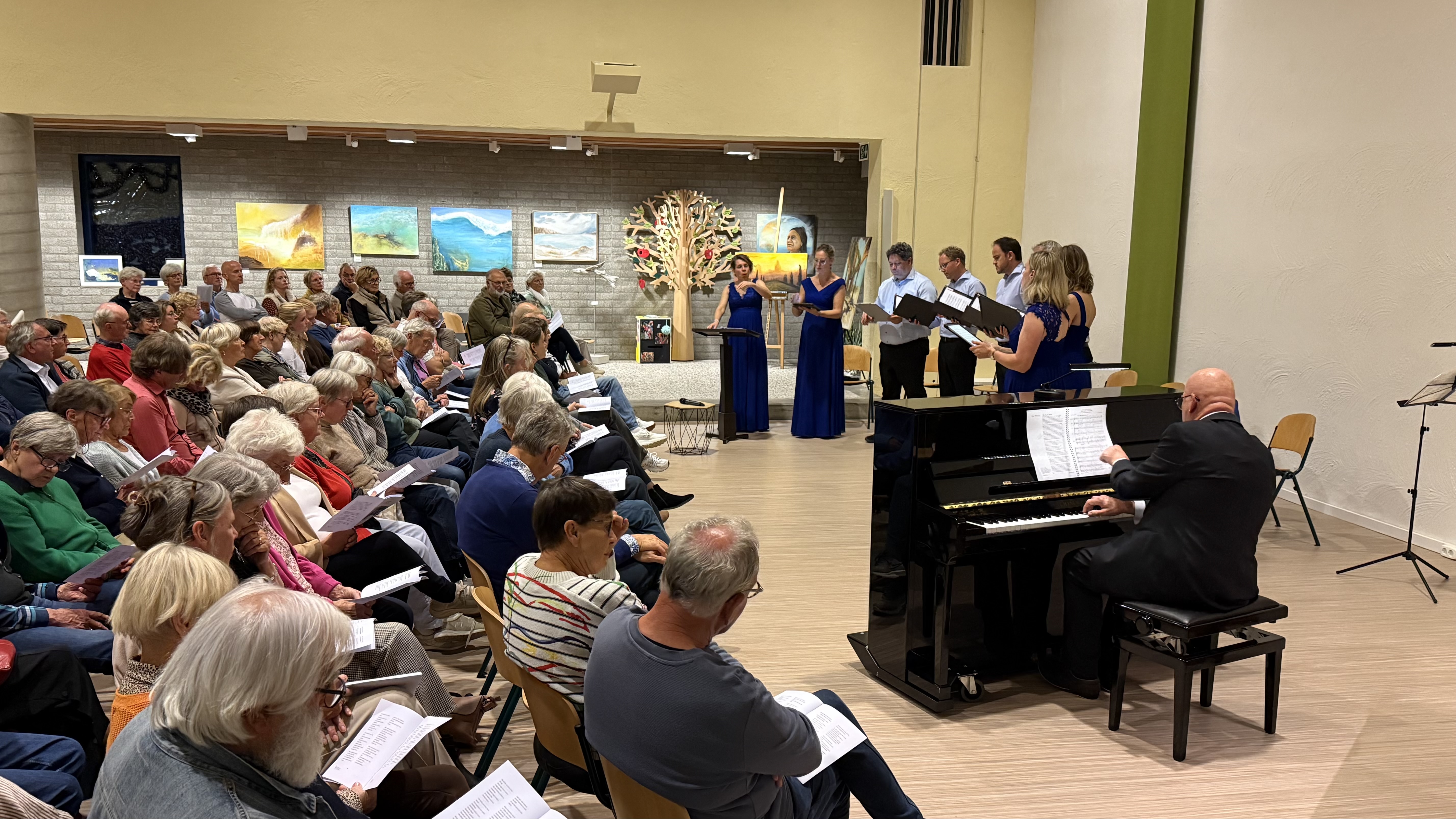 Foto: Voxtet brengt muzikale rondreis in jubileumconcert Eshof