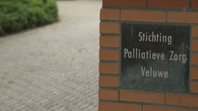 Foto: Hij kocht voor duizenden euro’s bij Dior met hospicegeld, nu is hij veroordeeld