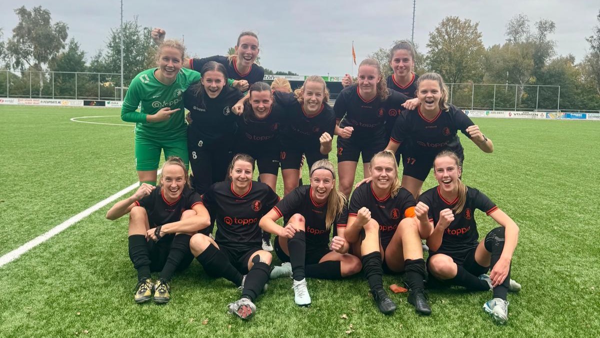 Foto: Sparta vrouwen na geweldige eerste helft ruim langs Oranje Nassau