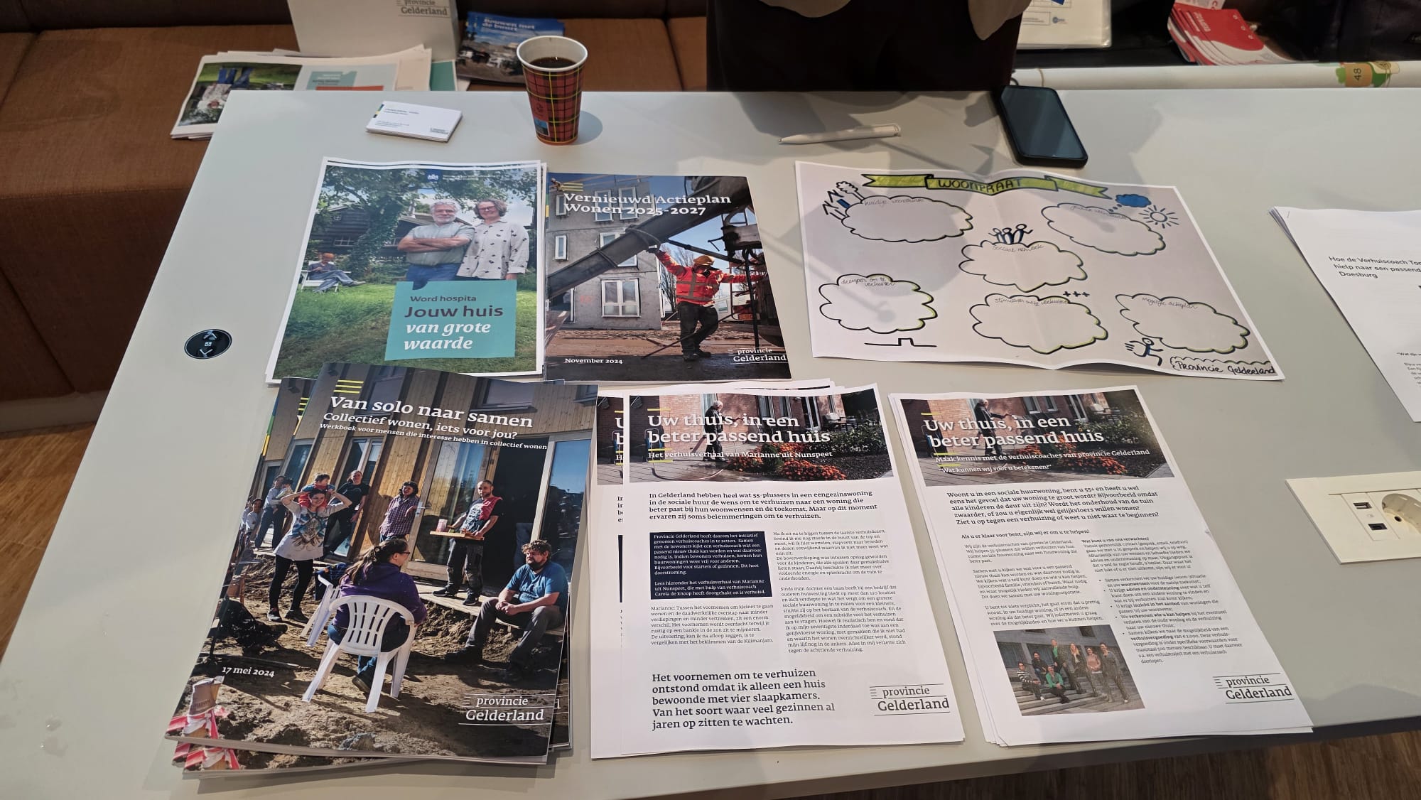 Foto: Beurs helpt senioren naar passende woning: 'Tijd om mijn huis te verkopen aan een grotere familie'