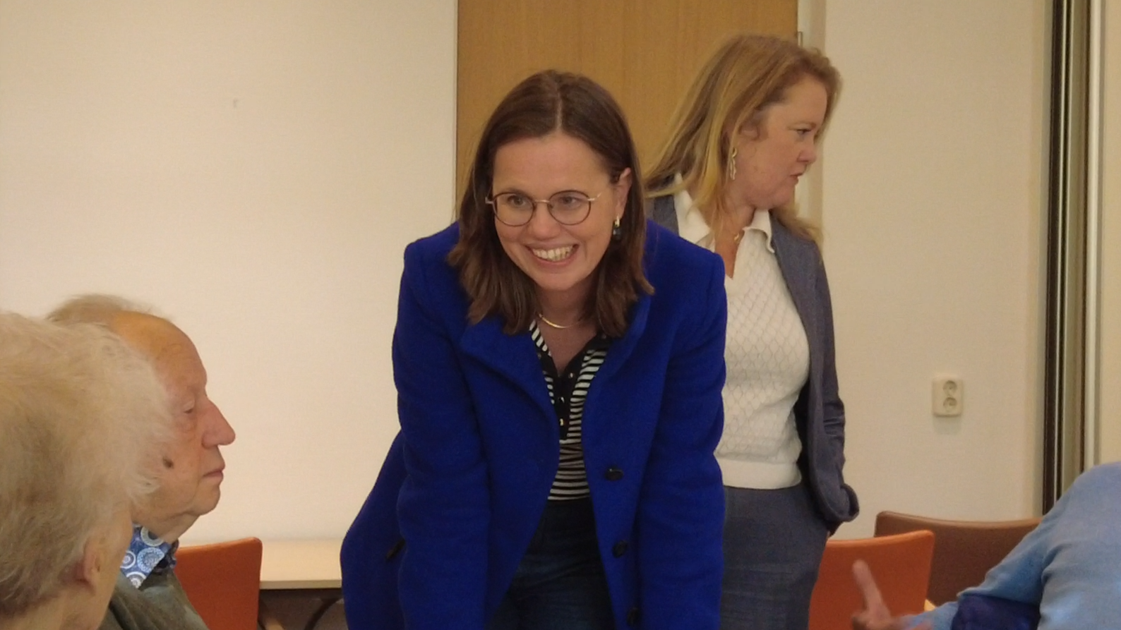 Foto: Lijsttrekker Mirjam Bikker (CU) bezoekt Veluwe: ‘Hier ben ik opgegroeid’ 