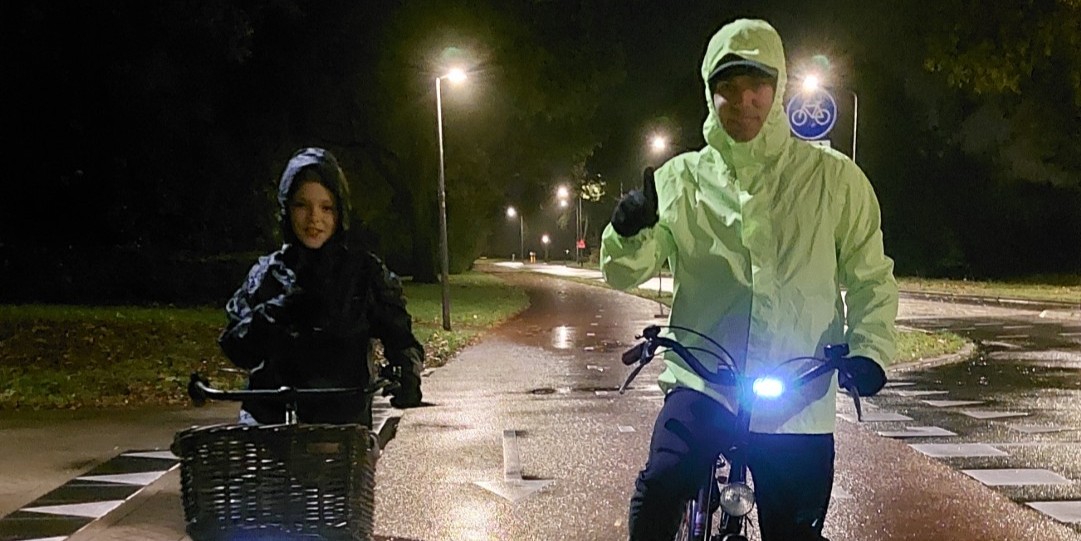 Foto: Dit bedrag haalden Martijn en Yara op met hun fietstocht voor het goede doel 
