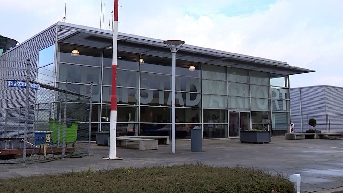 Foto: Tweede Kamer wil geen kabinetsbesluit over Lelystad Airport