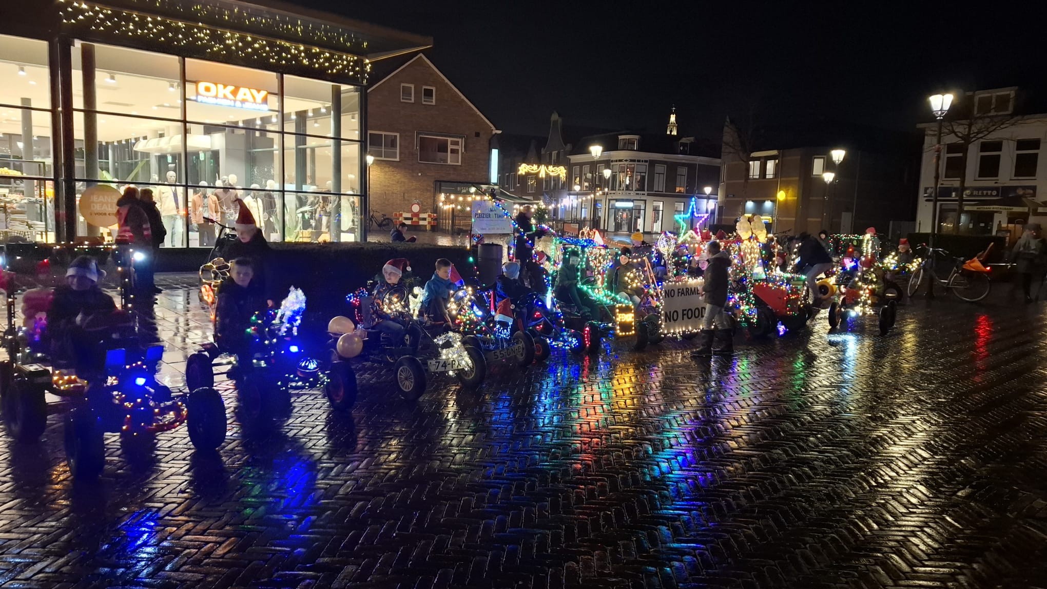 Foto: Vier jongens organiseren eerste verlichte skeltertour in Nijkerk