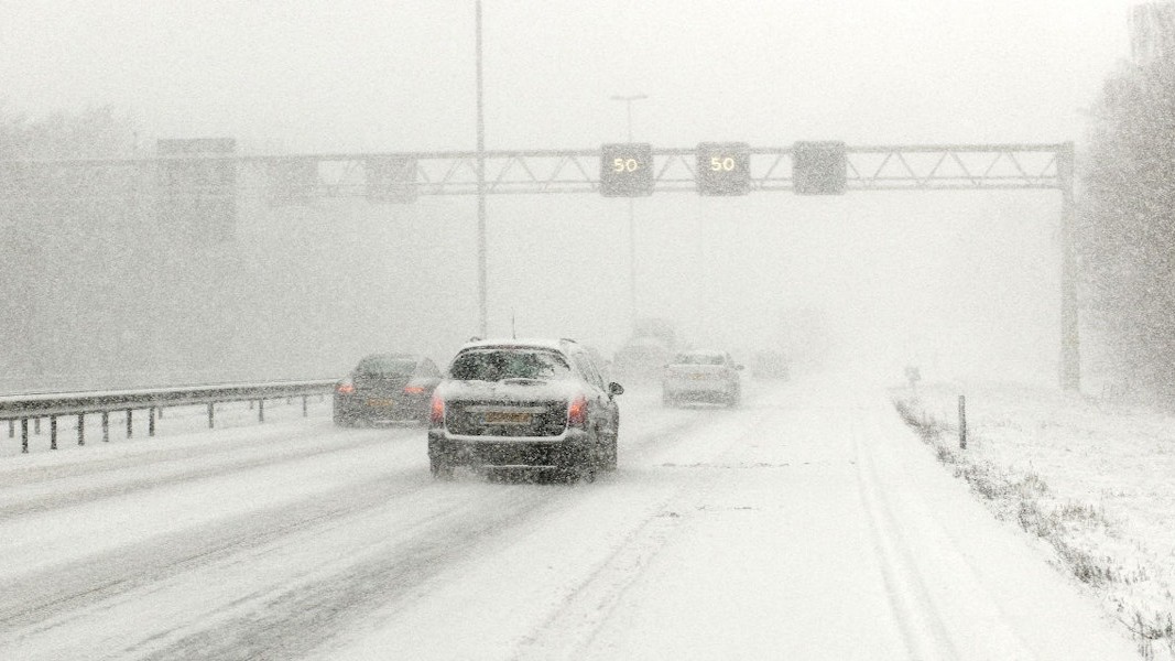 Sneeuw en vorst zorgen voor gladheid; code oranje tot vanmiddag 15:0…
