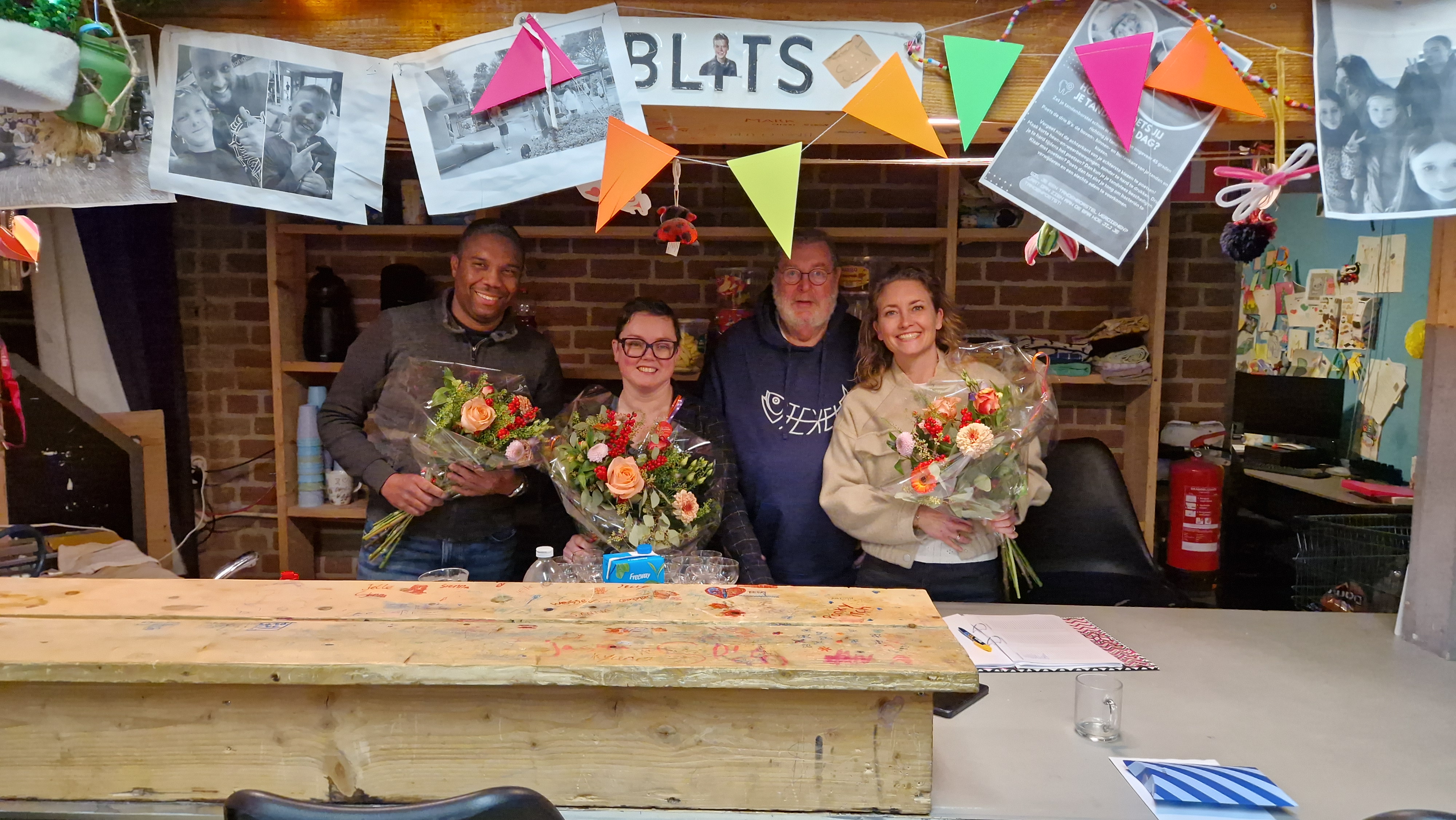 Foto: Nieuw bestuur voor Stichting Jeugd- en Jongerenwerk Nijkerk