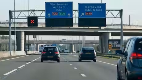 Foto: Zo ver moet je omrijden bij afgesloten snelweg A30