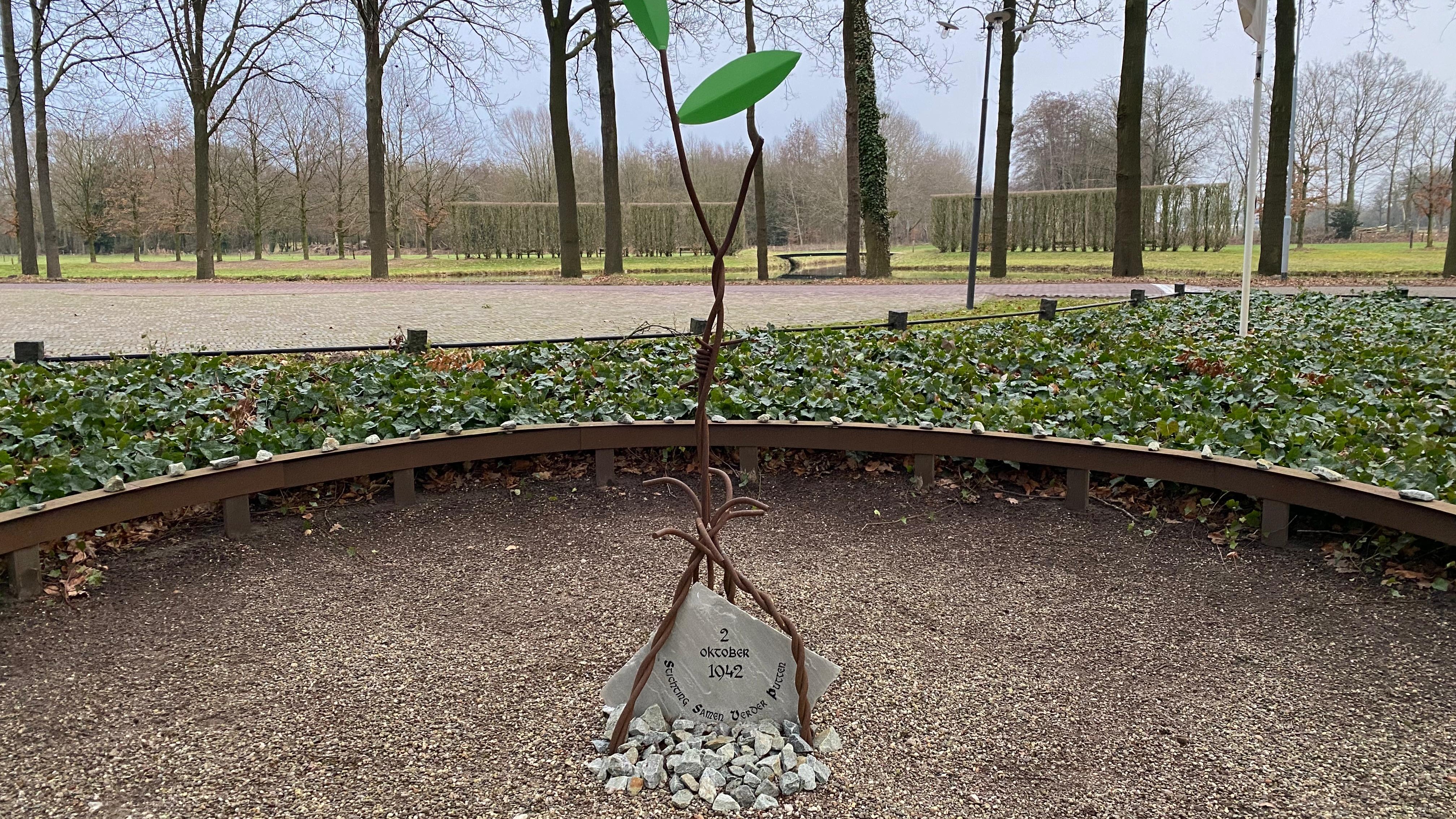 Foto: Stichting teleurgesteld over afwezigheid gemeente bij herdenking Joods werkkamp Vanenburg