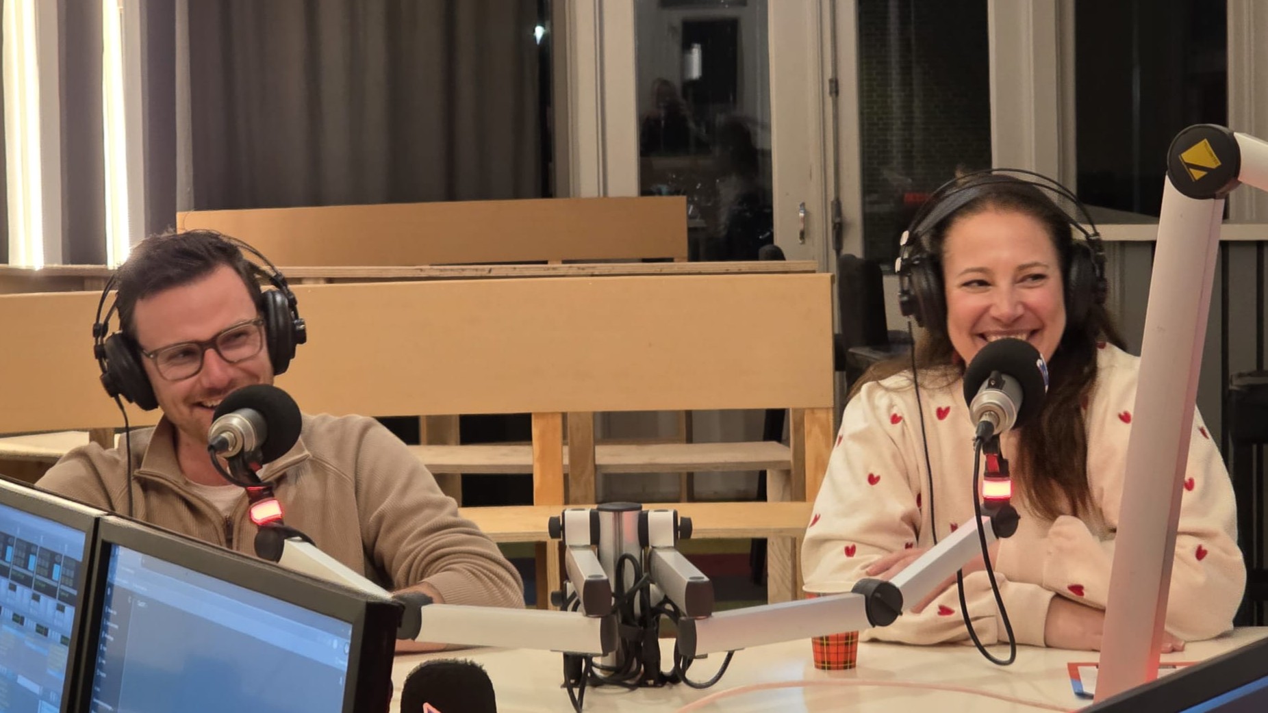 Foto: Lijsttrekkers in de studio: de plannen voor fietsenstalling, veiligheid en vuurwerkoverlast
