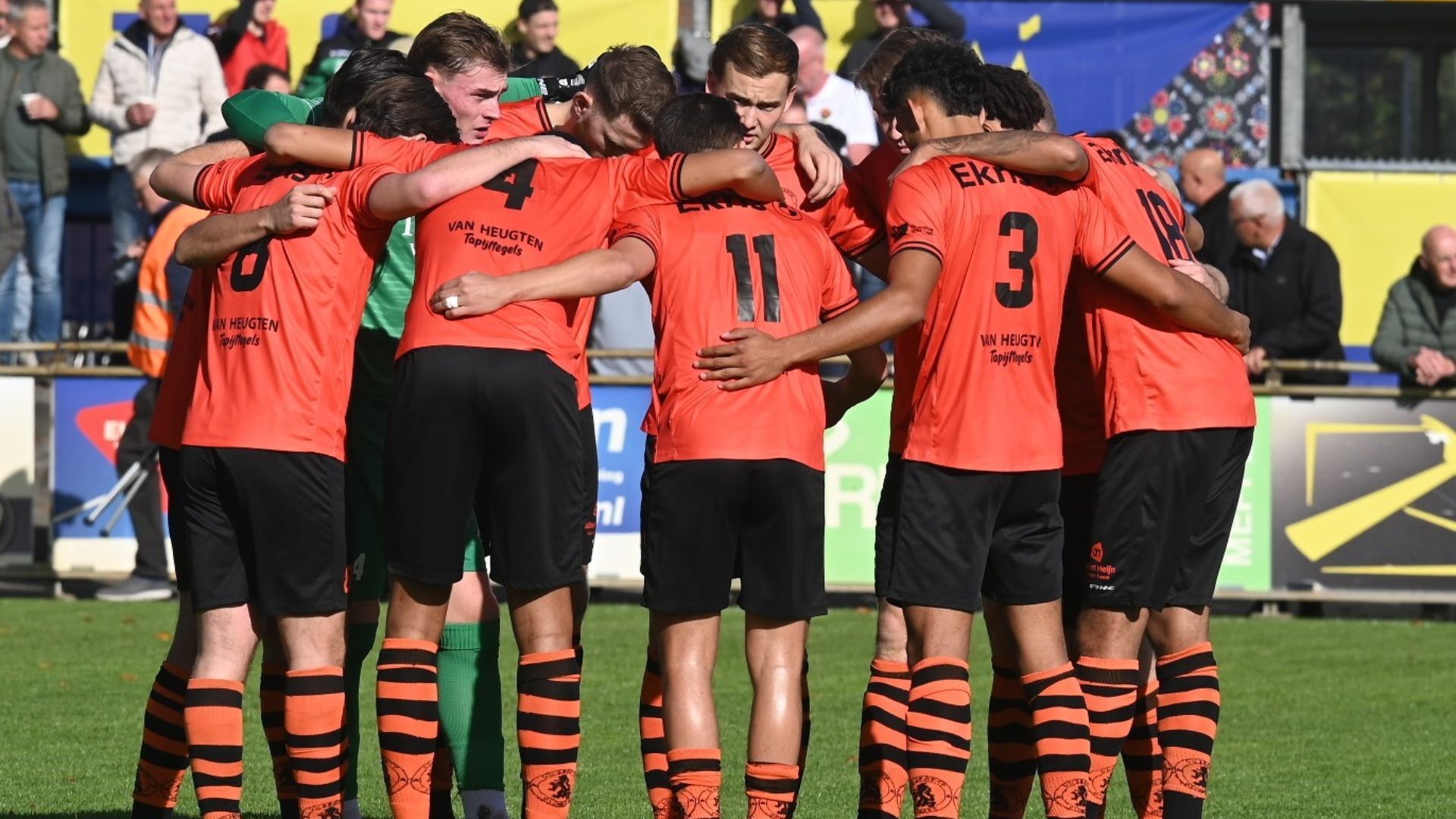 Foto: Bekeravondje: profclub Almere City op bezoek in Nijkerk