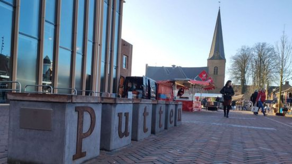 Foto: Winnaars van verkiezingen vallen buiten college: 'Minachting van de Puttenaren'