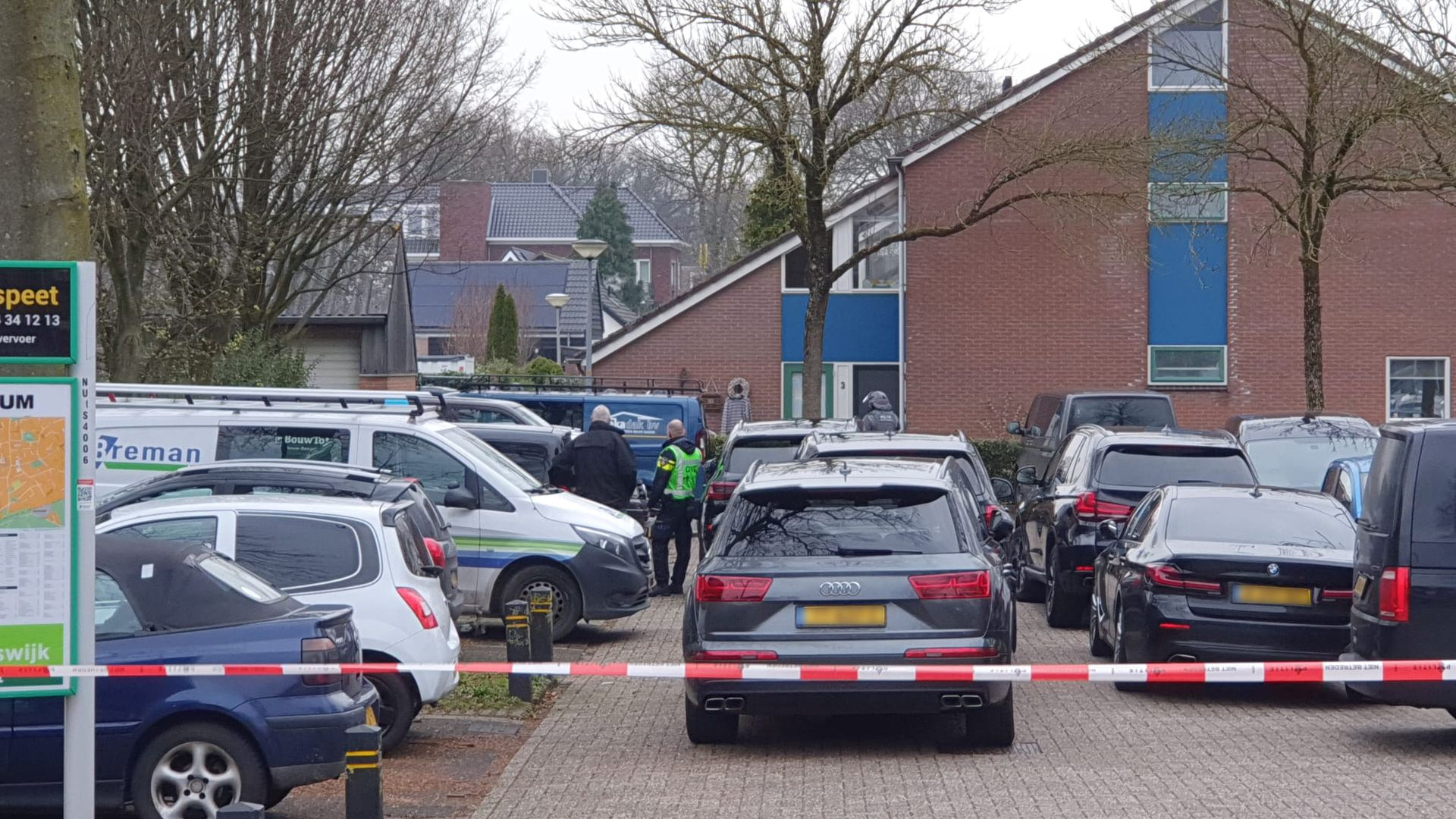 Foto: Reuring op Meidoornerf, veel politie ingezet