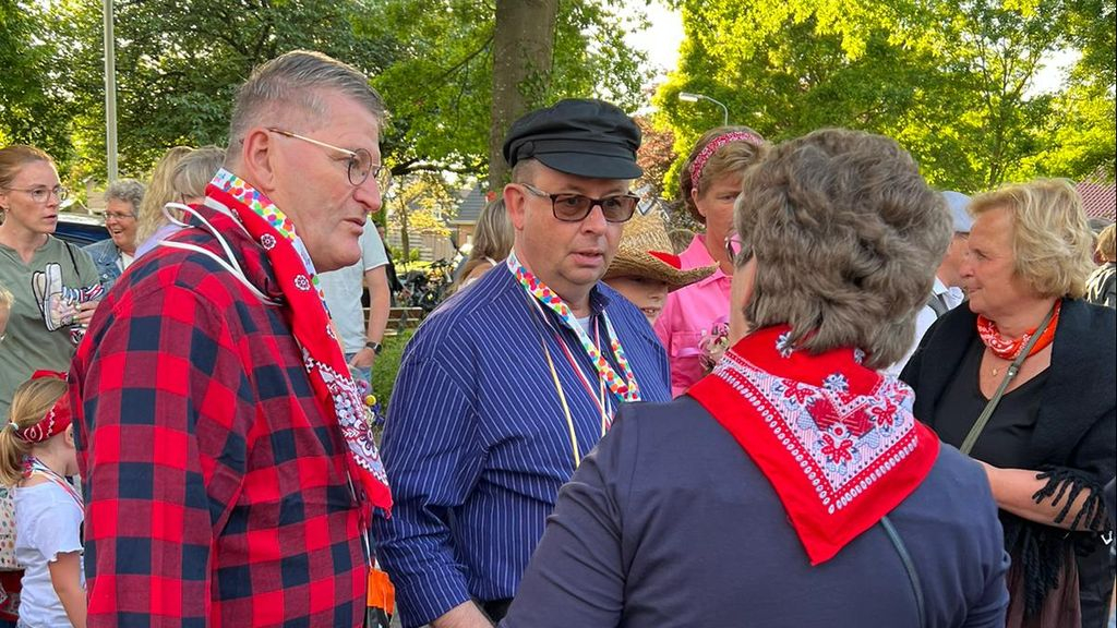 Foto: Boeren en boerinnen bij afsluiting avondvierdaagse Hulshorst