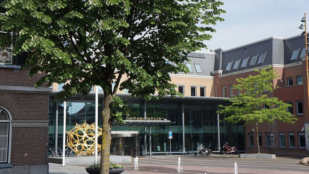 Foto: Informateur adviseert nadere verkenning tussen SGP, Lokaal Belang en CU