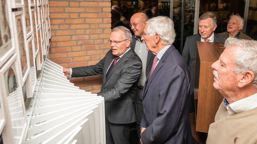 Foto: Door ruim tweehonderd jaar gemeentebestuur bladeren