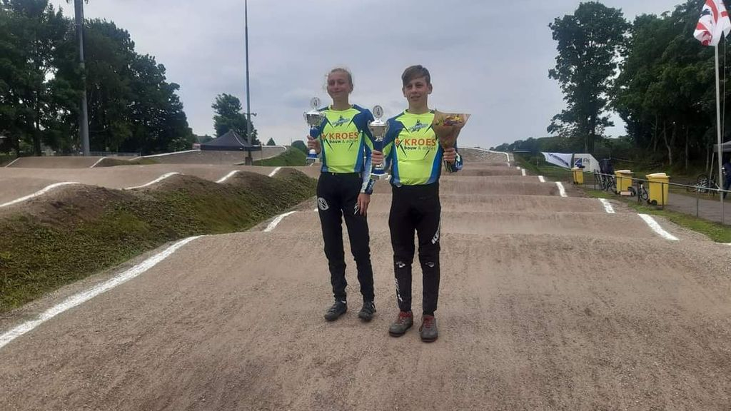 Foto: Vier rijders FCC De Volharding aan de start van het NK BMX
